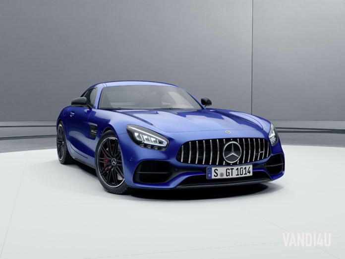 New Mercedes Benz AMG GT Coupé and Roadster variants launched in Europe at Rs.1.04 Crore.