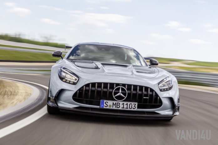 2021 Mercedes Benz AMG GTR Black Edition image gallery